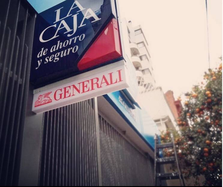 Cartel Termoformado en acrílico LA CAJA DE AHORRO Y SEGURO