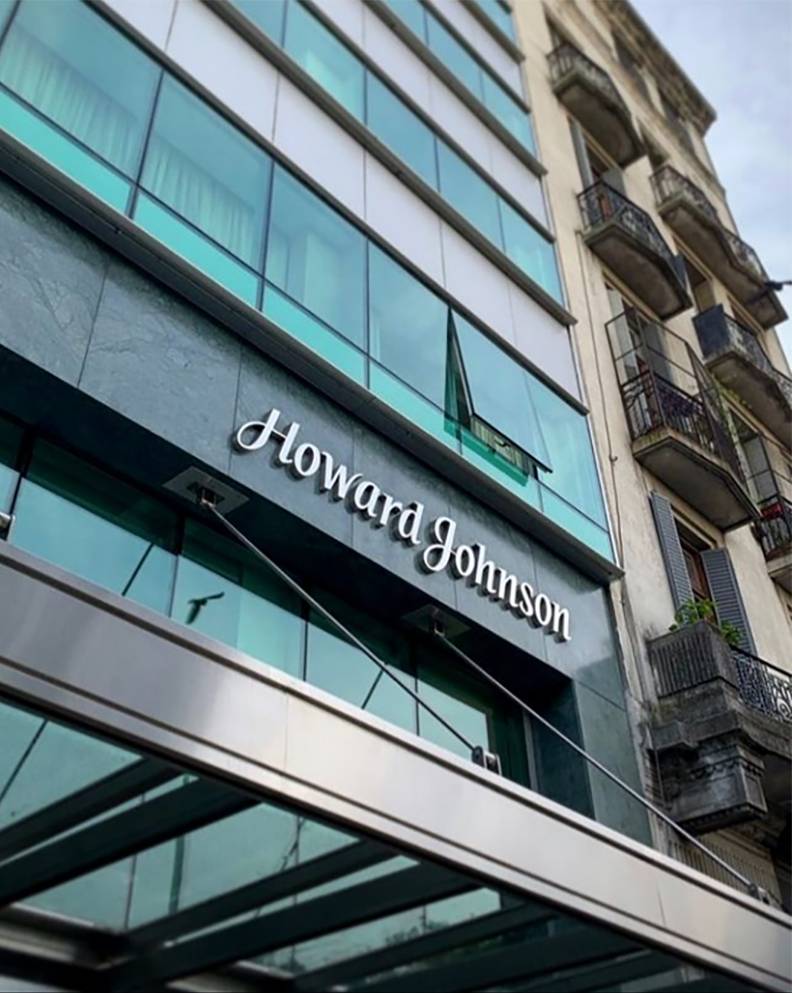 Corporeas Howard Jonshon HOWARD JOHNSON