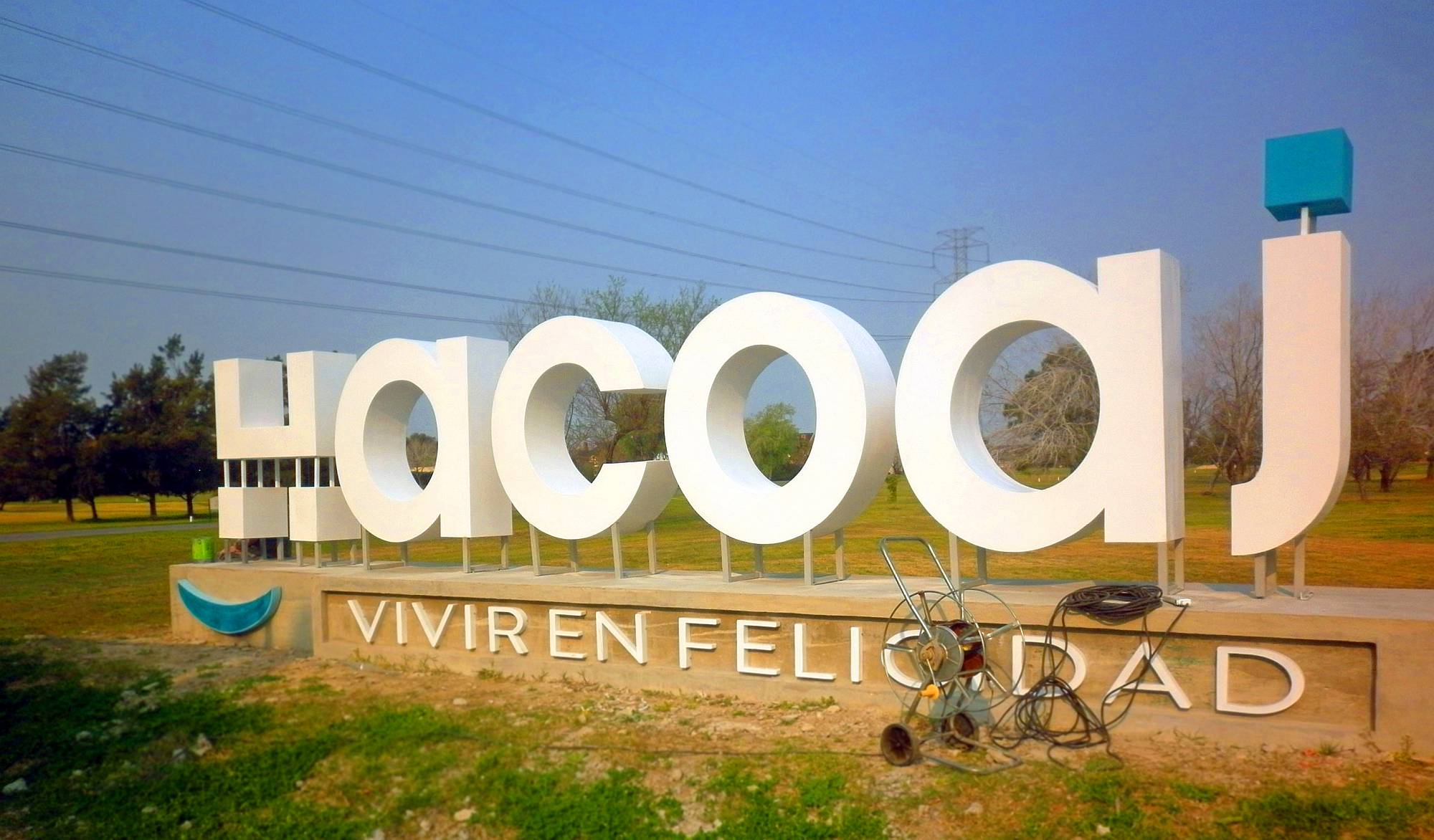 hacoaj cartel letras corpóreas gigante1 HACOAJ